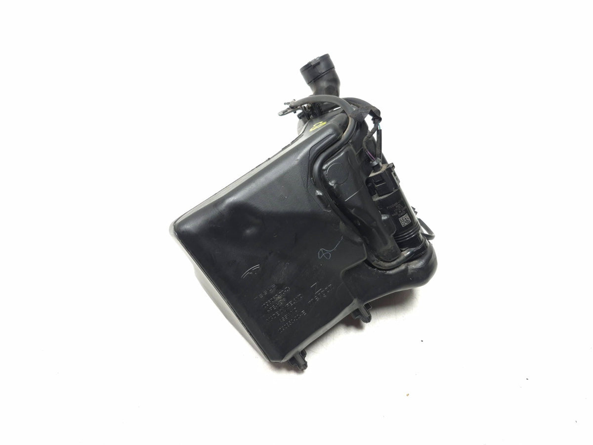 2018 Tesla Model 3 Washer Fluid Reservoir 1090850-00-e OEM