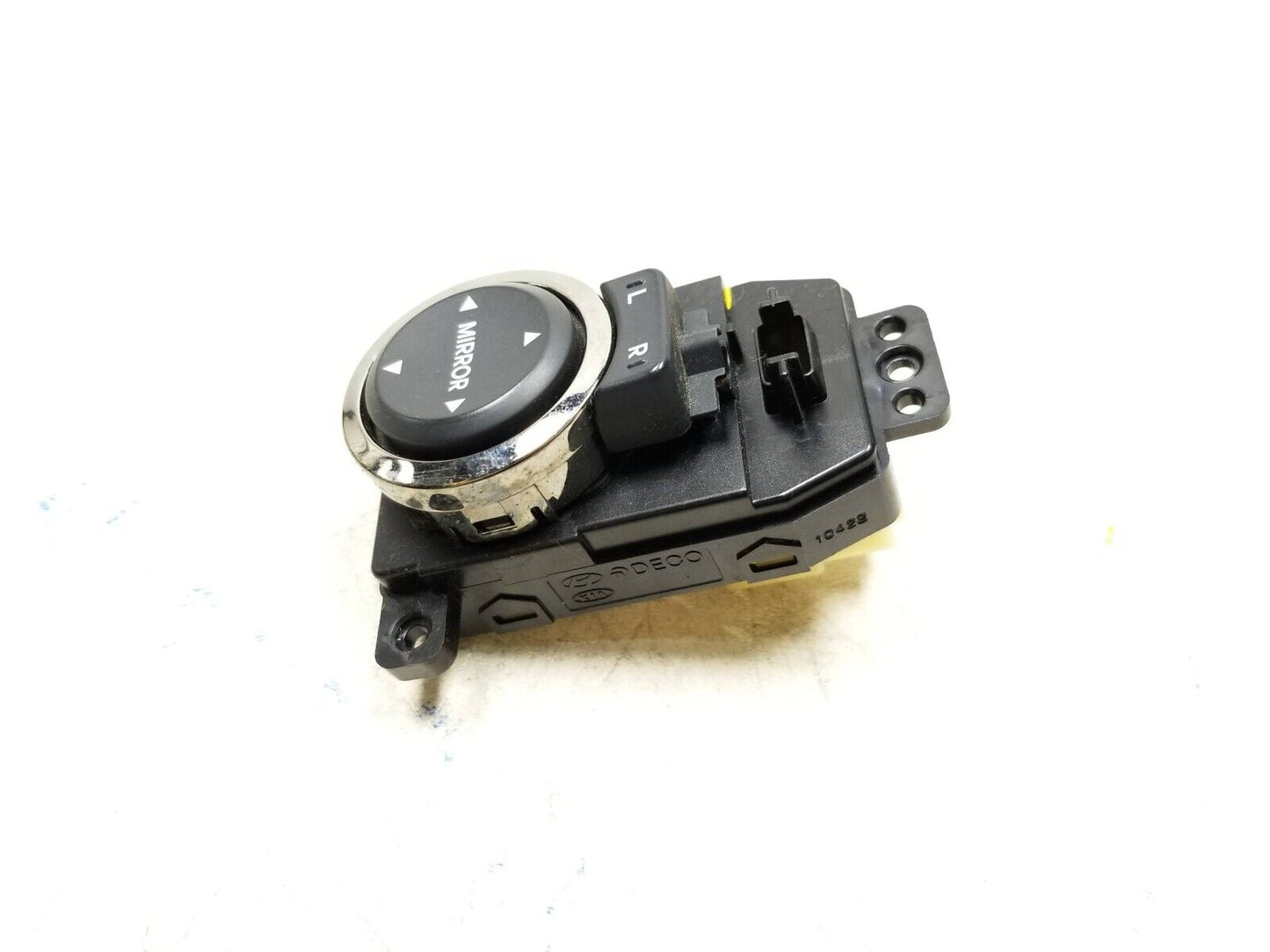 09 - 12 Hyundai Genesis Coupe Mirror Control Switch  Driver Side Left OEM