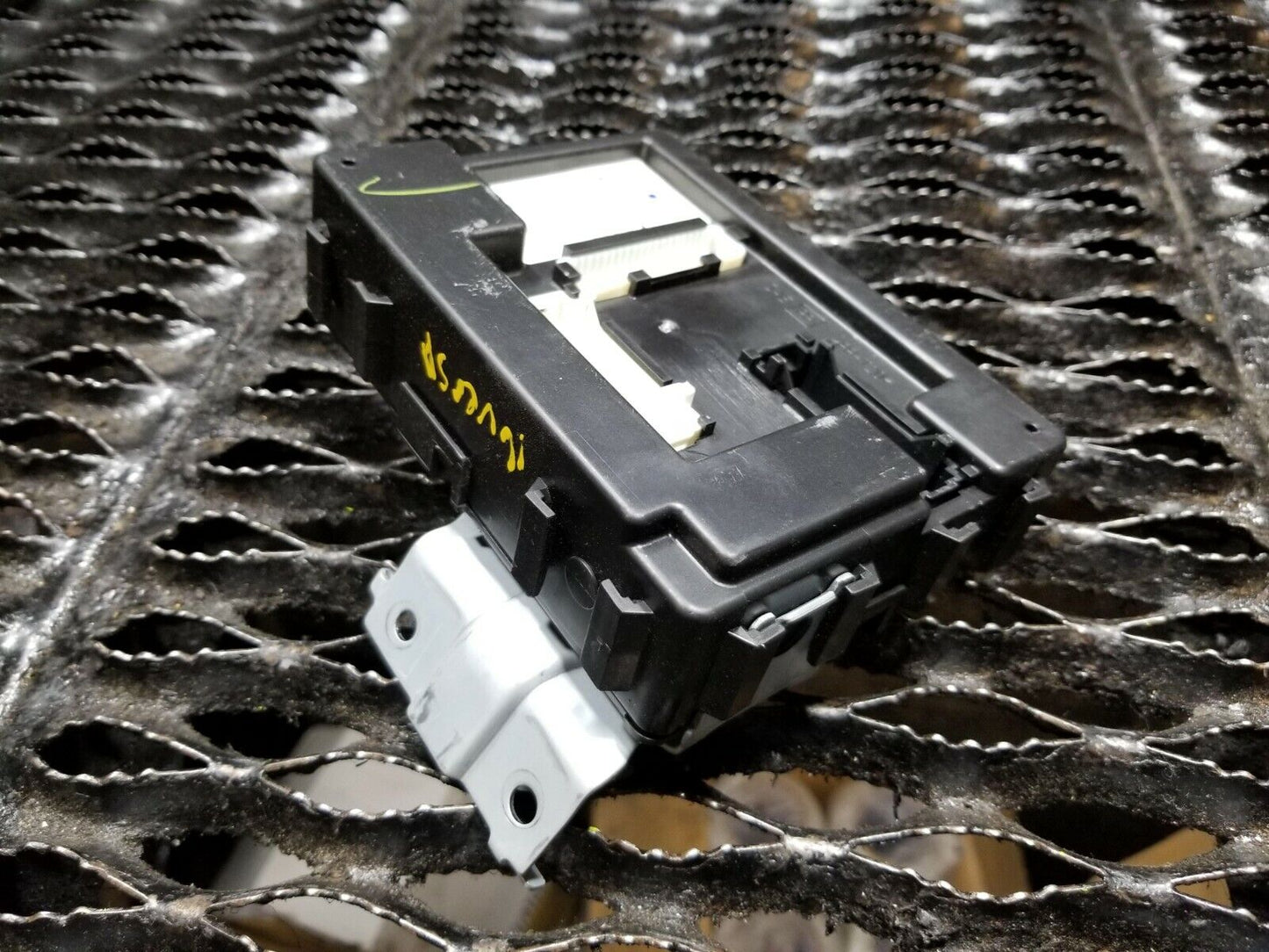 13 14 15 16 17 Nissan Versa  Bcu Bcm Body Control Module 284b19kf0c OEM