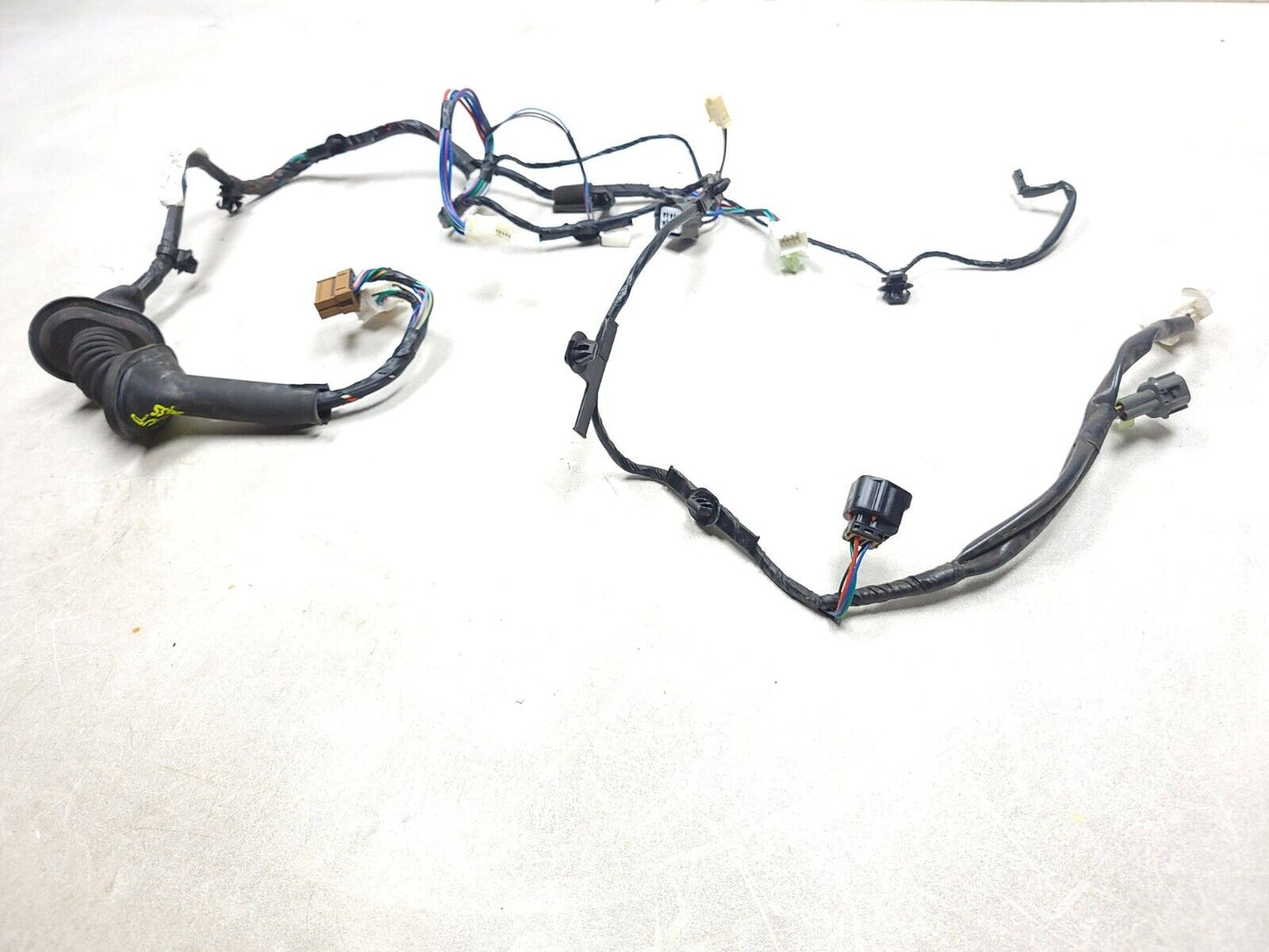 07 - 09 Mitsubishi Outlander Door Wire Harness Front Passenger Side Right OEM