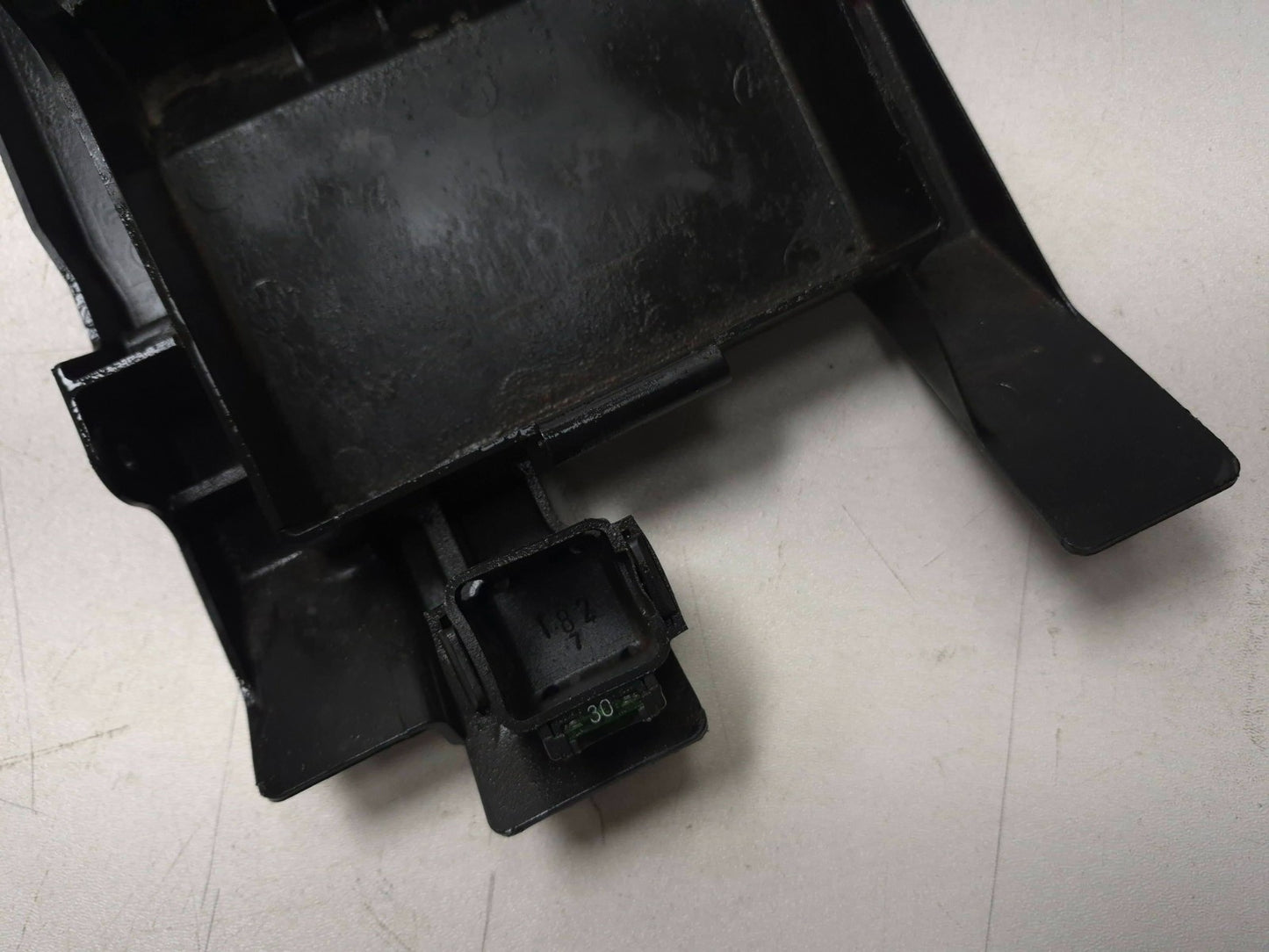 2005 Kawasaki Ninja Zx10r Rear Battery Tray Undertail Cover OEM