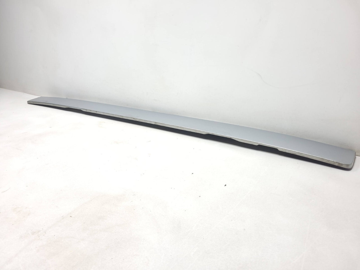 2007 Range Rover Rear Lower Tailgate Trunk Molding Trim OEM