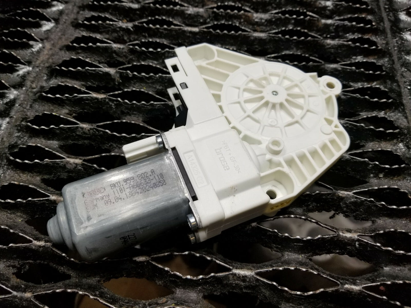 2013 2014 2015 2016 Audi A4 B8 Front Right Passenger Door Window Motor OEM