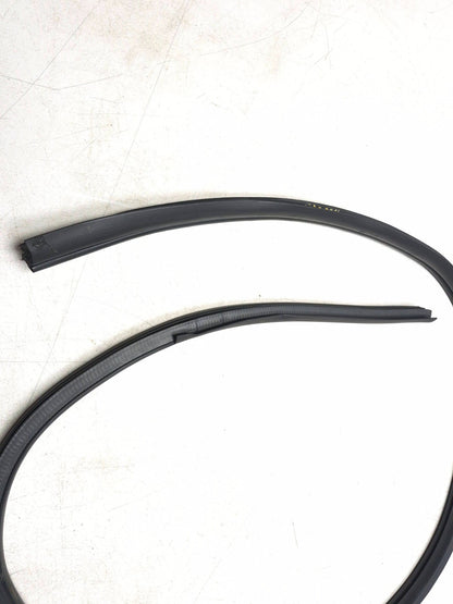 2013 Hyundai Genesis Door Weatherstrip Front Passenger Side Right OEM