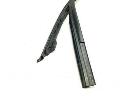 14-17 Fiat 500l Door Window Glass Weatherstrip Seal Front Passenger Right OEM