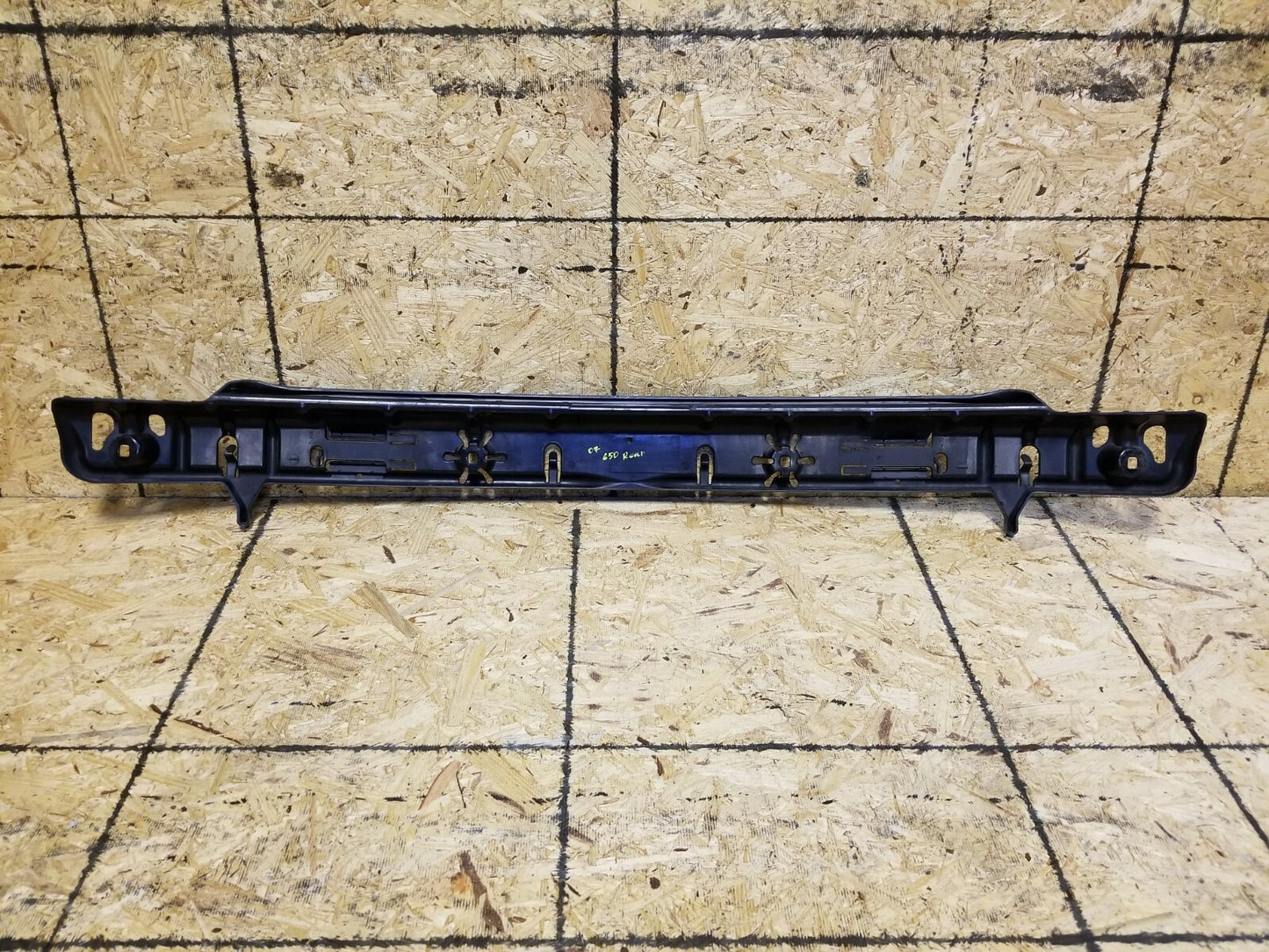 06 07 08 09 10 BMW 650i E63 Rear Bumper Mount Bracket 7038195 OEM