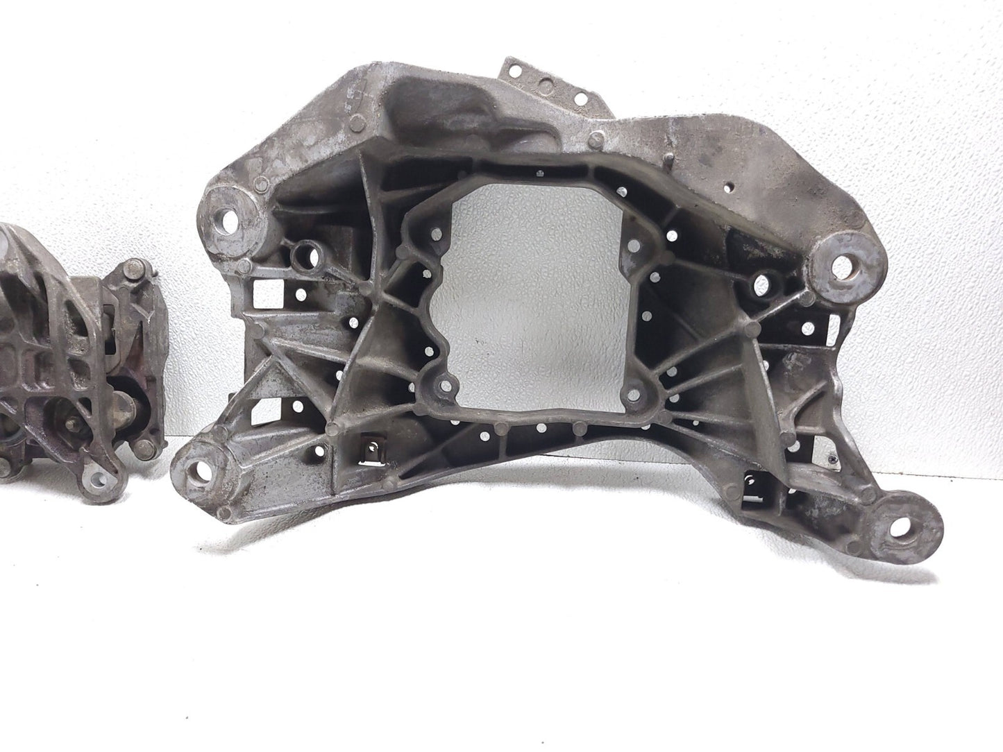 2012 Audi A7 Quattro Transmission Mount Crossmember Bracket OEM
