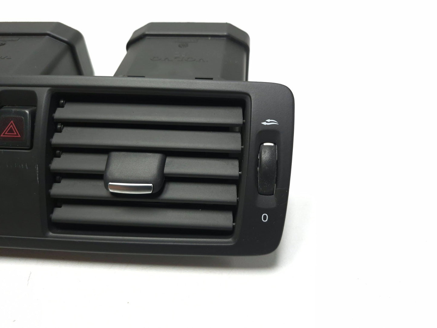 2012 Volvo C30 Dash Center Air Vent 1057110 OEM
