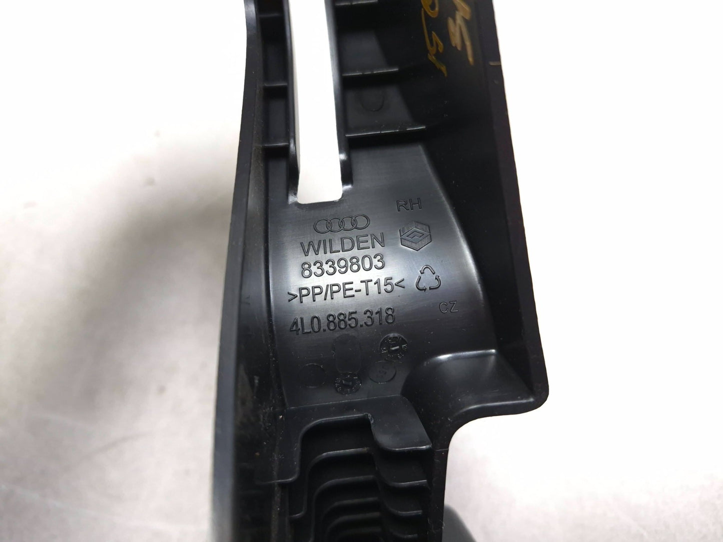 2015 Audi Q7 Rear 3rd Row Seat Headrest & Fold Latch OEM