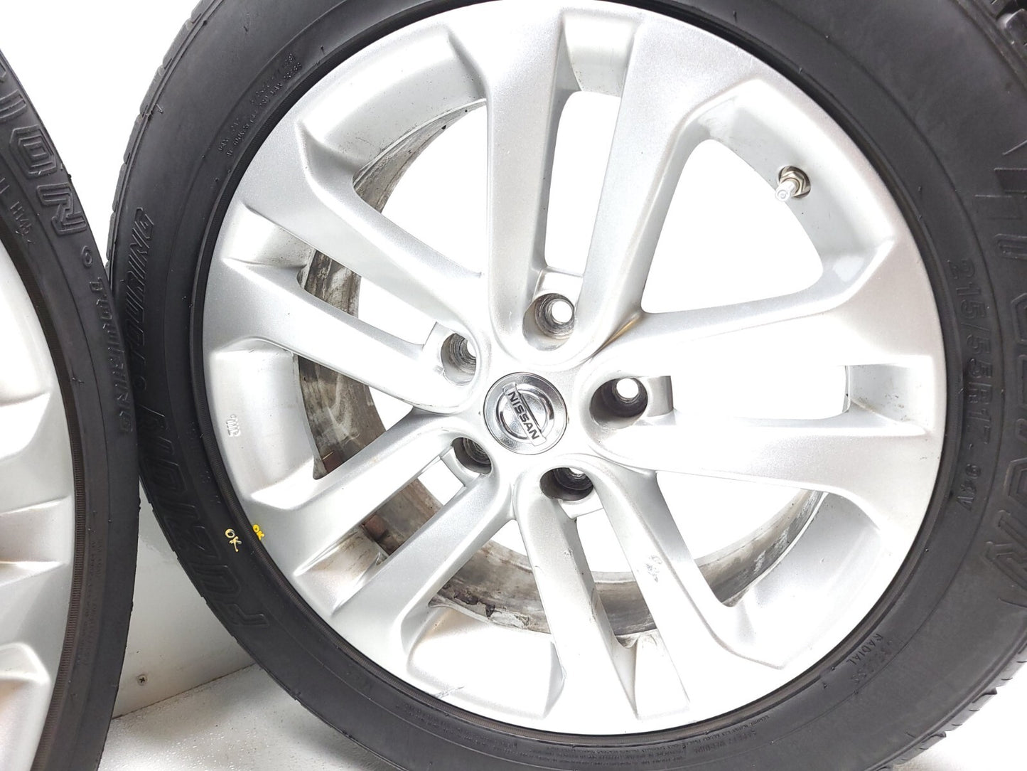 2012 Nissan Rogue Wheel Rim W/ Tire 215/55r17 8.5/32" Pair OEM