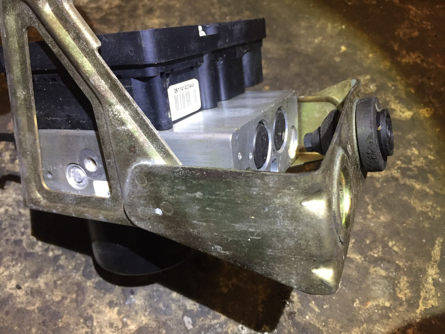 2004 Porsche Cayenne ABS Anti Lock Brake Pump OEM