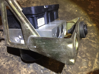 2004 Porsche Cayenne ABS Anti Lock Brake Pump OEM