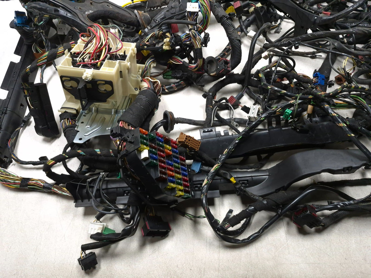 2007 Saab 9-5 Aero Main Dashboard Interior Wiring Harness W/ Fuse Box OEM