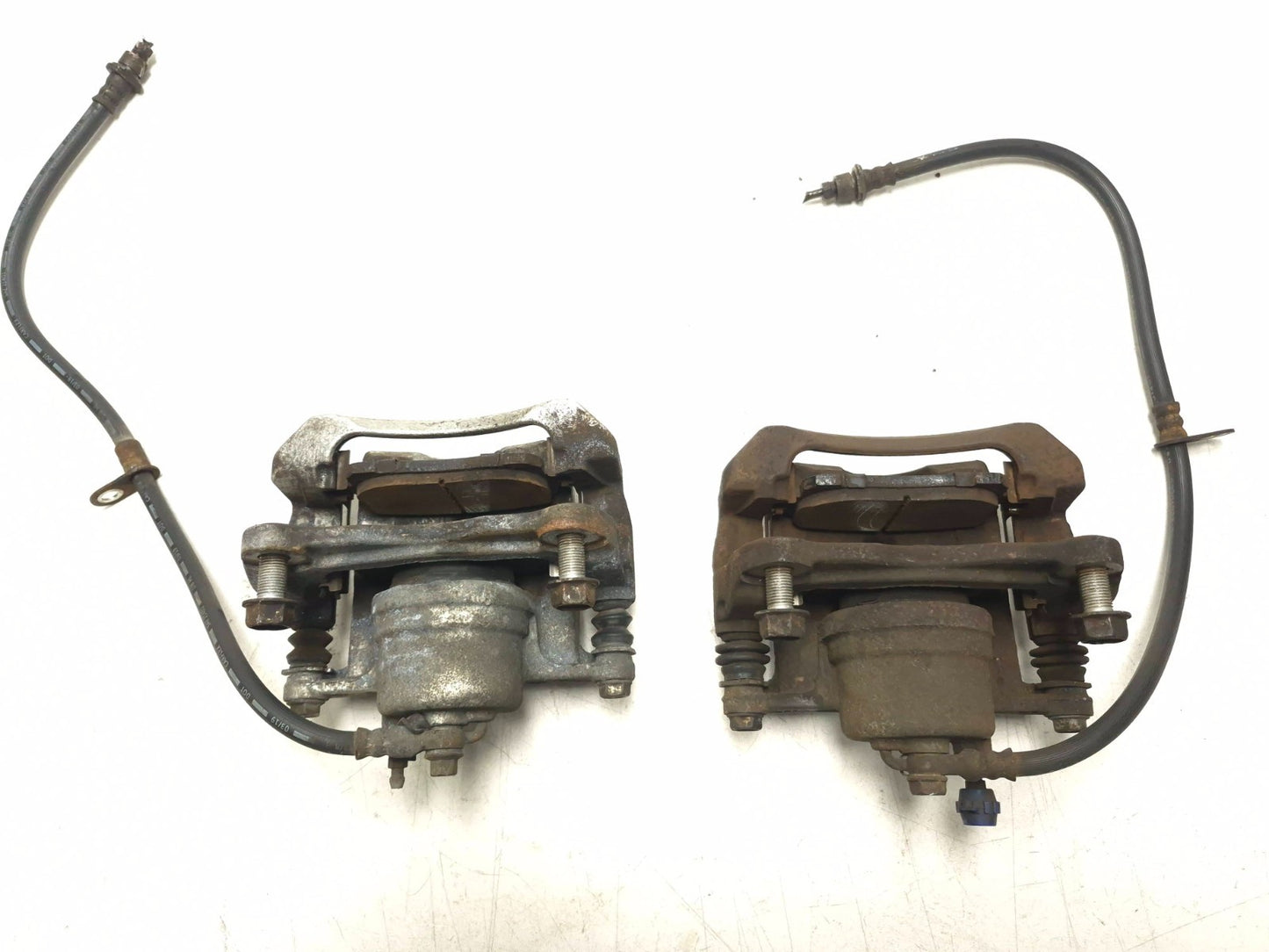 2007 Toyota Corolla Front Brake Caliper Left & Right Pair OEM