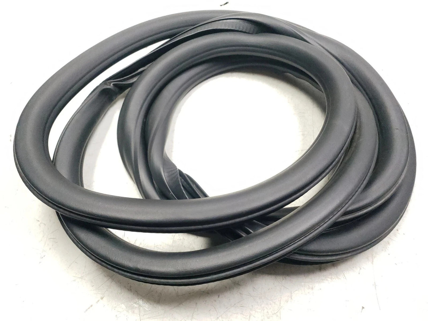2022 Chevrolet Trailblazer Front Door Weatherstrip Seal Driver Side Lh 2pcs OEM