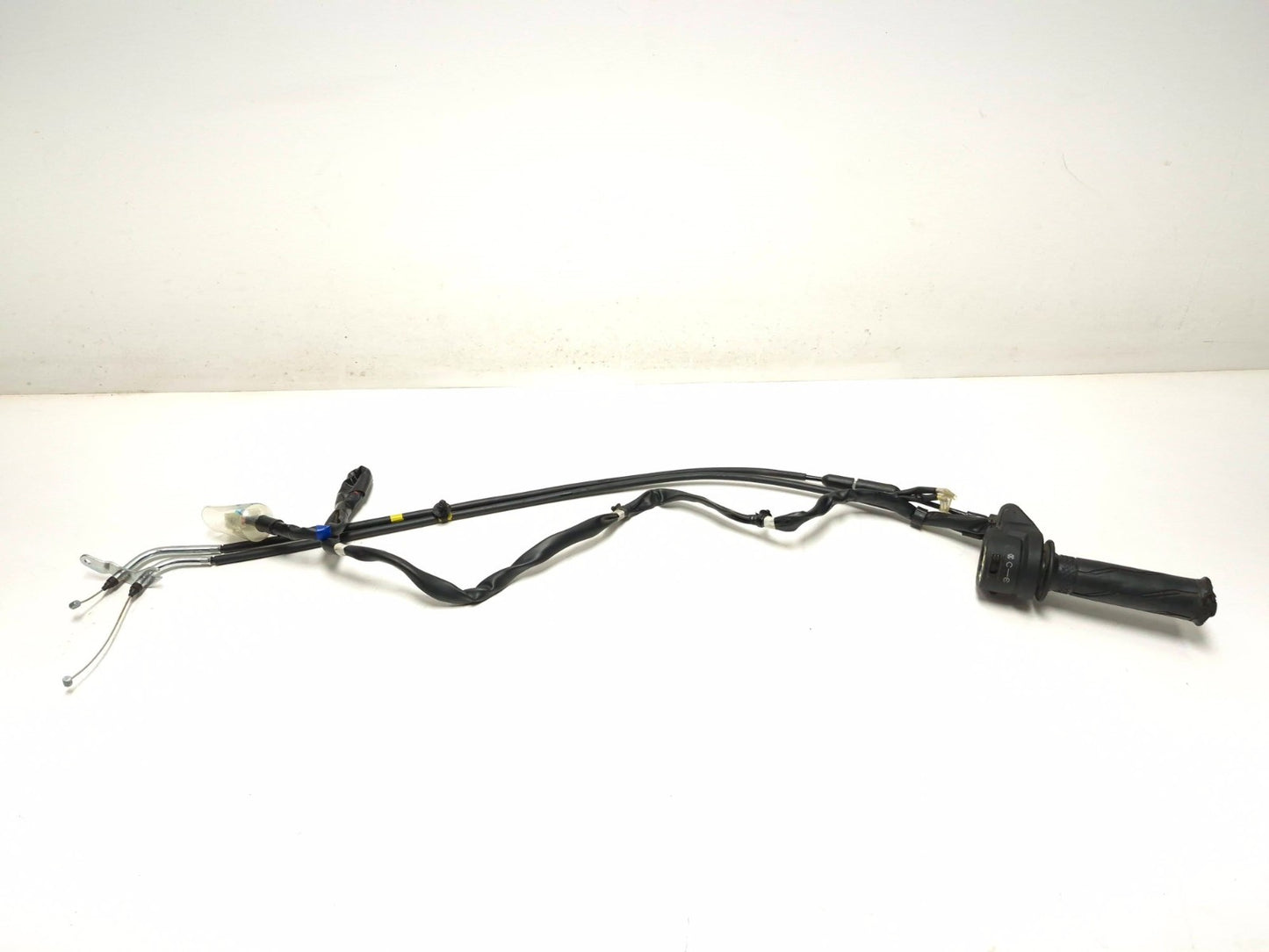 2025 Yamaha Yfz R3 320 Right Handlebar Switch & Throttle Cable Grip Assy OEM