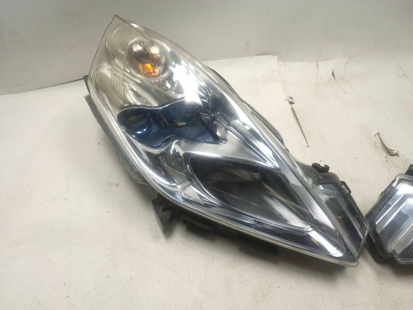 2012 Nissan Leaf Headlight Left & Right OEM