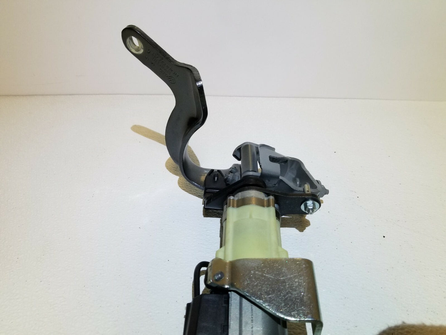 2015 Audi Q7 Rear Trunk Tailgate Hatch Lift Motor Left & Right Pair OEM