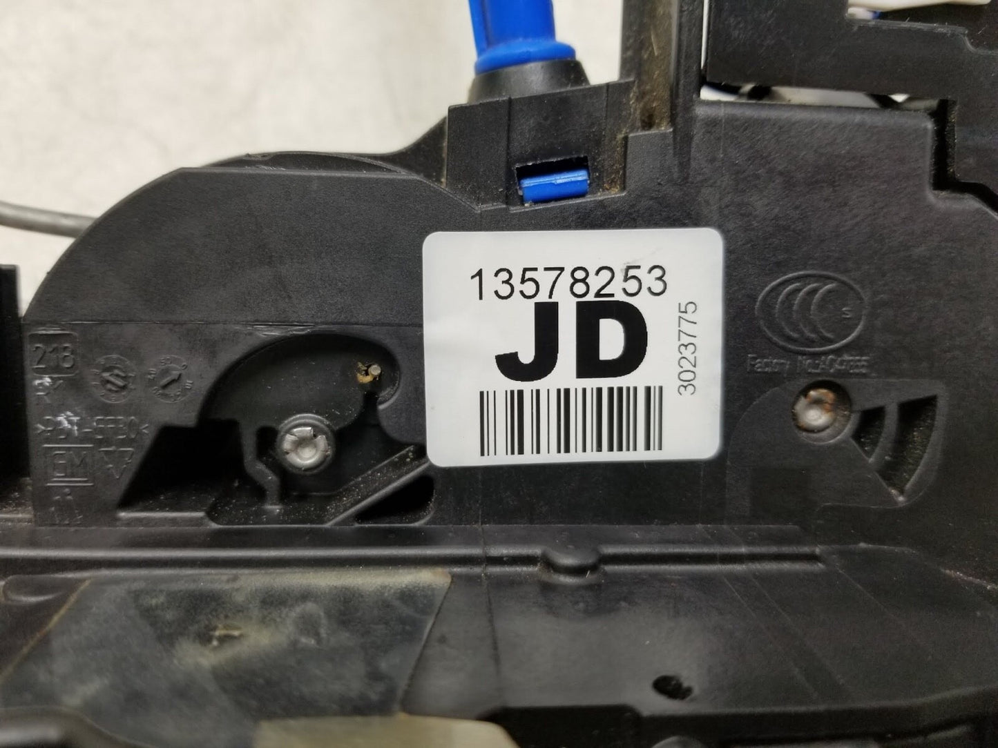 2010 - 2012 Cadillac SRX Door Lock Actuator Rear Passenger Side Right OEM