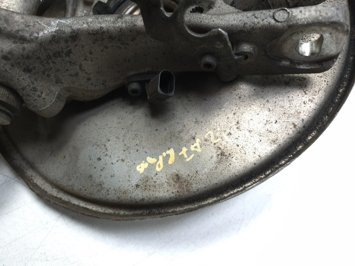2012 Audi A7 3.0l Rear Spindle Knuckle W/hub Right Passenger Side 8r0505432 OEM