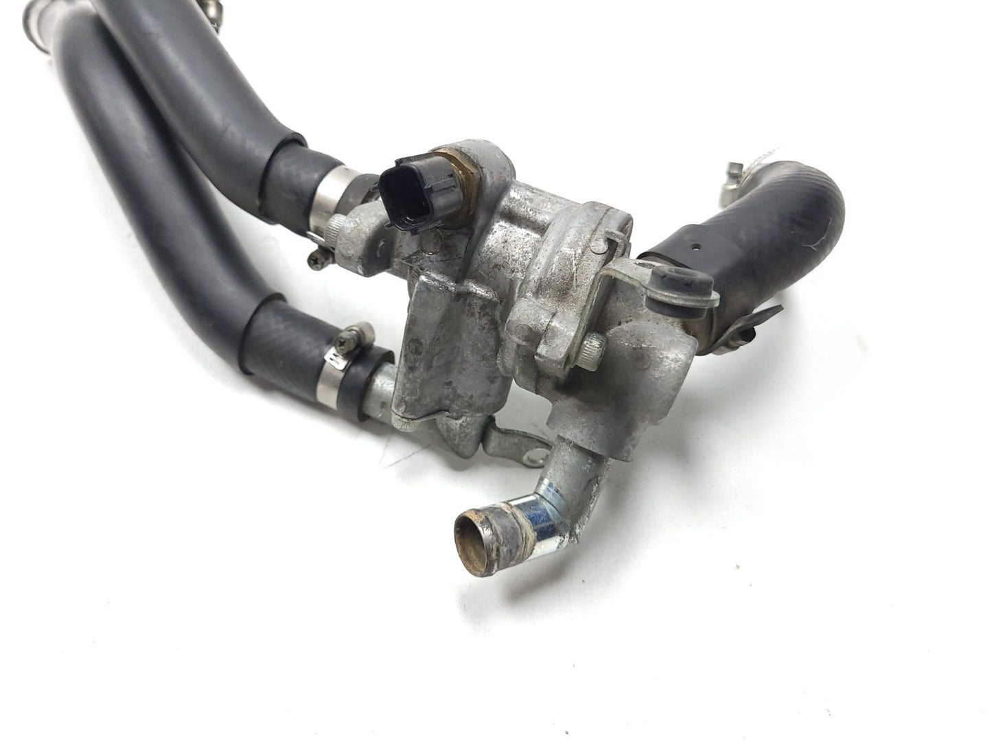 2007 Yamaha Xvs1300 V-star Engine Radiator Coolant Thermostat Housing OEM