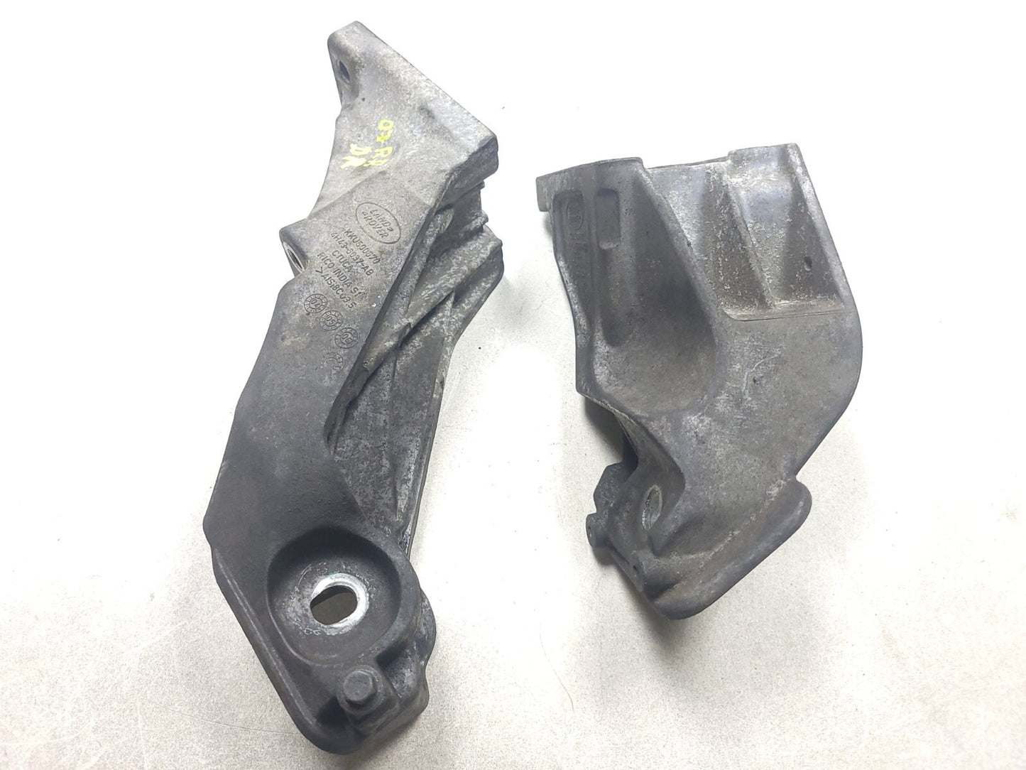 2007 Range Rover 4.2l Engine Motor Mount Bracket Left & Right Pair OEM