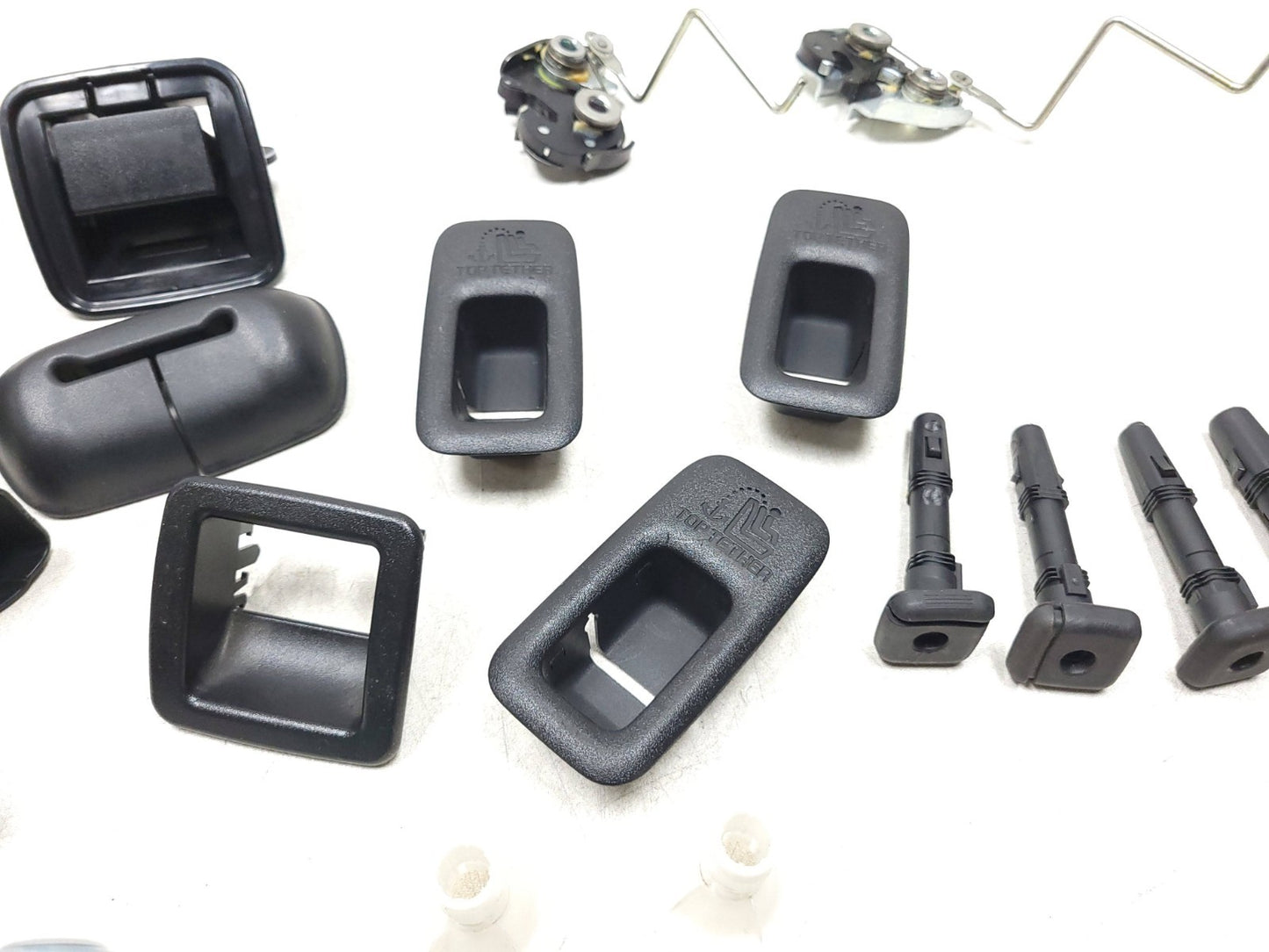 2015 Kia Soul Rear Seat Trim Lock With Belt Retractor OEM