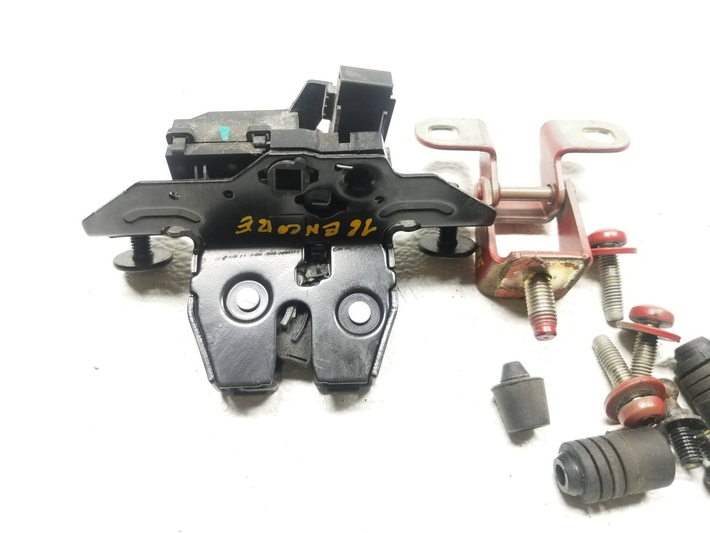 2016 Buick Encore Rear Trunk Liftgate Lock Latch W/ Hinge 2pcs OEM