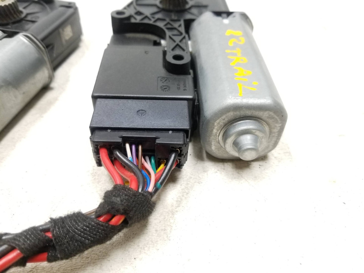 2022 Chevrolet Trailblazer Sunroof Motor & Wire Harness 2pcs OEM