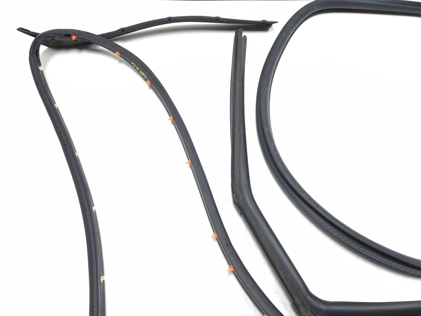 2017 Dodge Journey Rear Driver Door Weatherstrip Seal 5 Pcs OEM