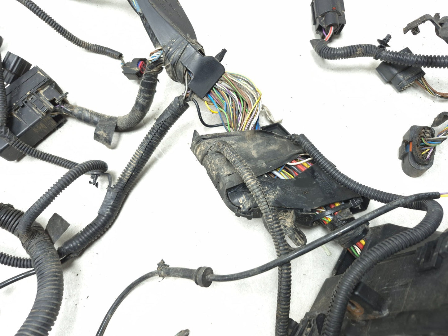2013 Ford Focus St Engine Bay Room Wire Harness W/ Fuse Box OEM