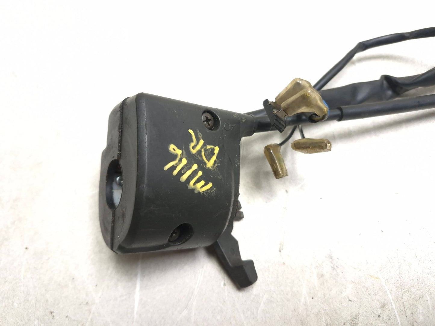2002 Yamaha Yzf-r6 Left Handlebar Switch *has Damage* OEM