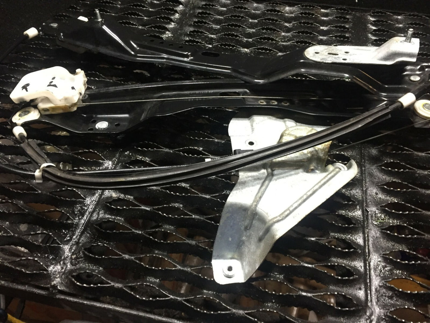 09 10 11 12 Lincoln MKS Front Door Window Regulator Motor Passenger Right Side