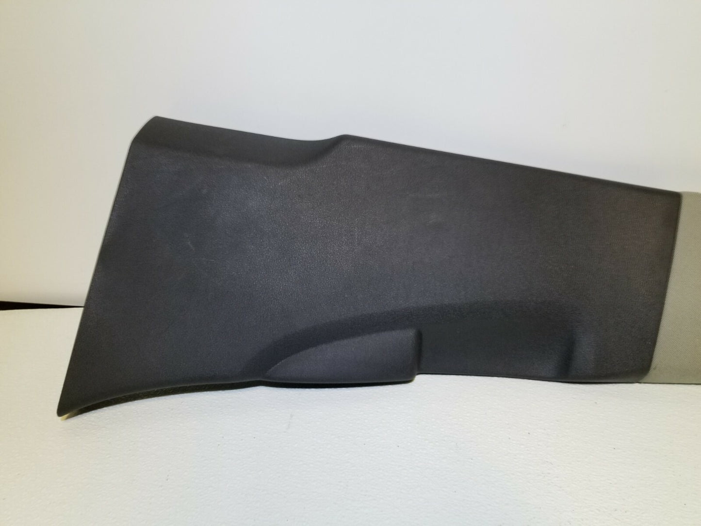 2015 Audi Q7 Center B Pillar Upper Trim Panel W/ Air Vent Left Driver Side OEM