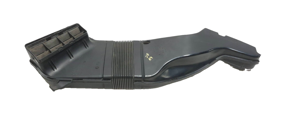 2007 Audi A4 B7 2.0t Air Box Cleaner Duct OEM