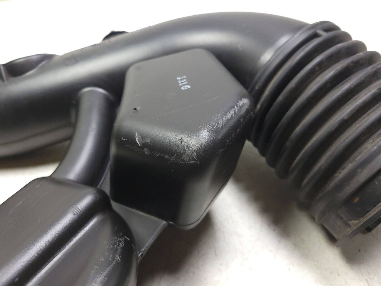 2016 - 2022 Dodge Durango Engine Air Intake Hose Pipe 3.6l OEM