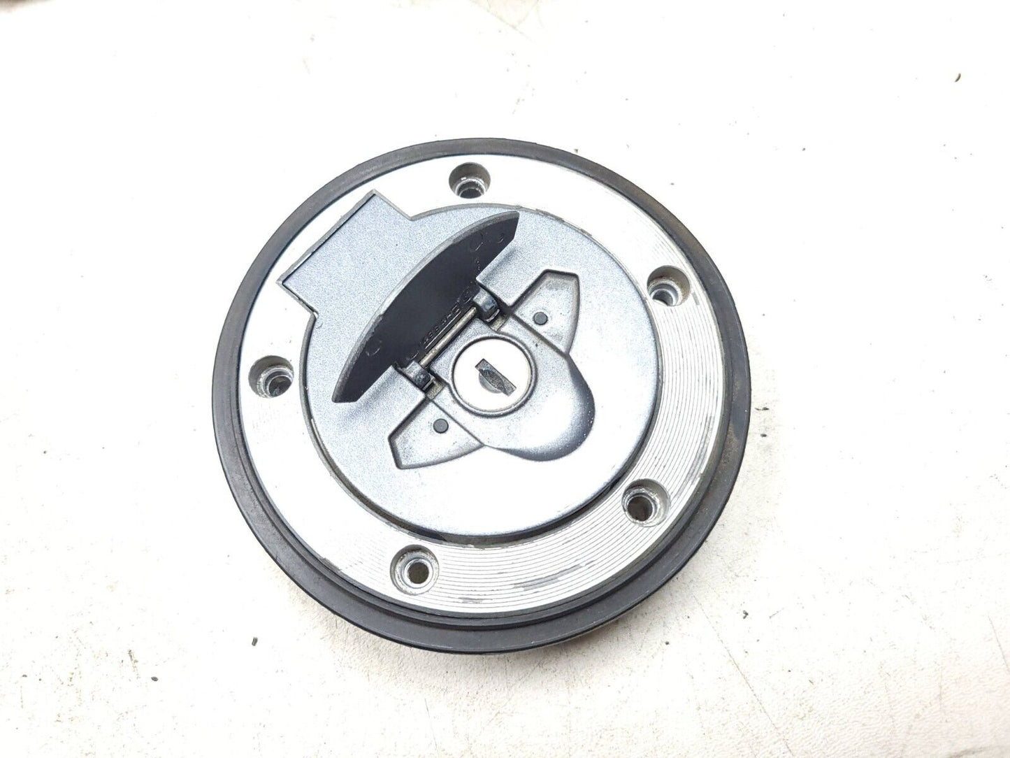 2015 - 2018 Yamaha Yzf-r3 Yzfr3 R3 Ignition Key Lock Fuel Tank Cap Triple OEM