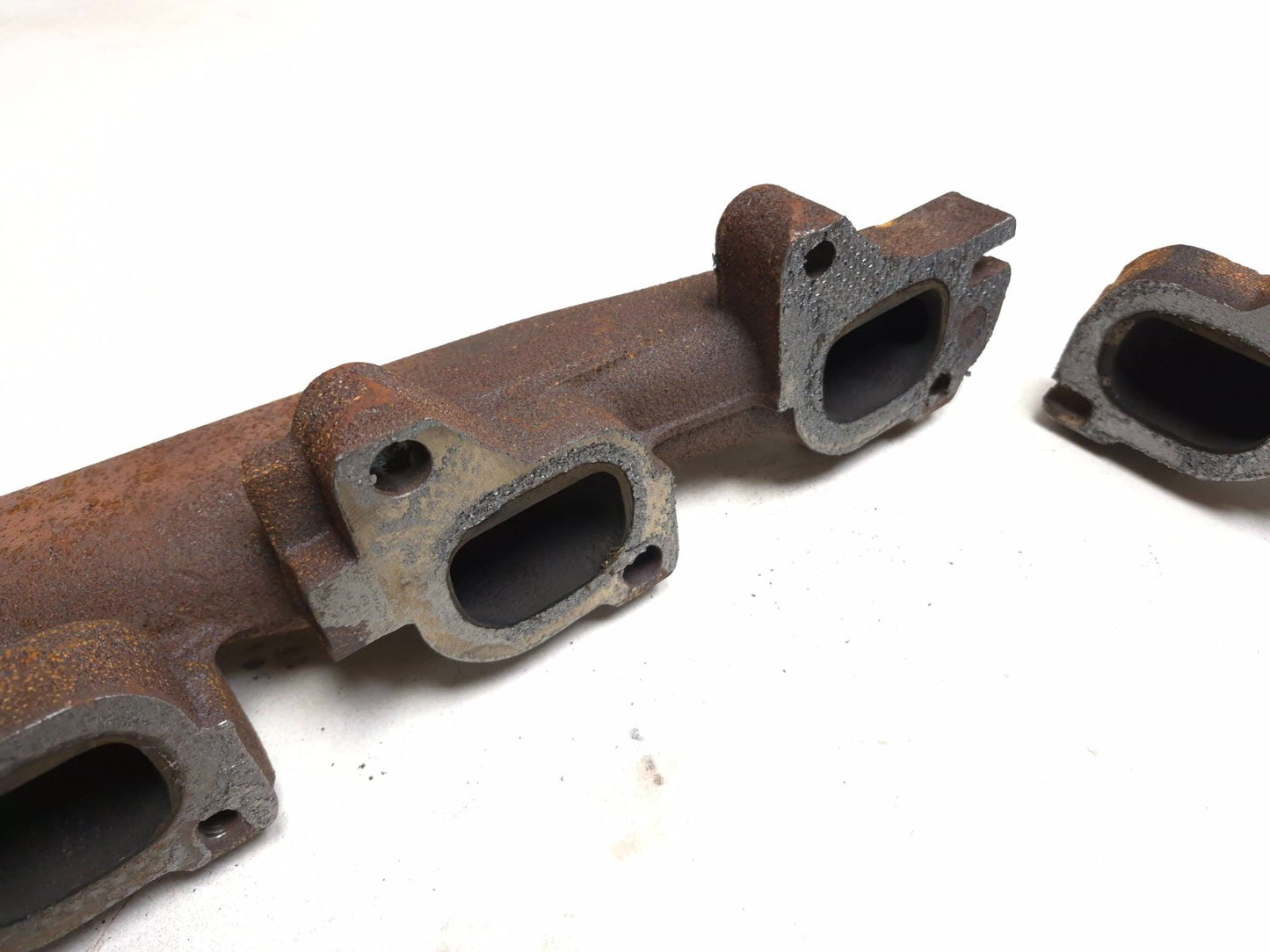 2020 Dodge Challenger 5.7l Exhaust Manifold Left & Right Pair OEM