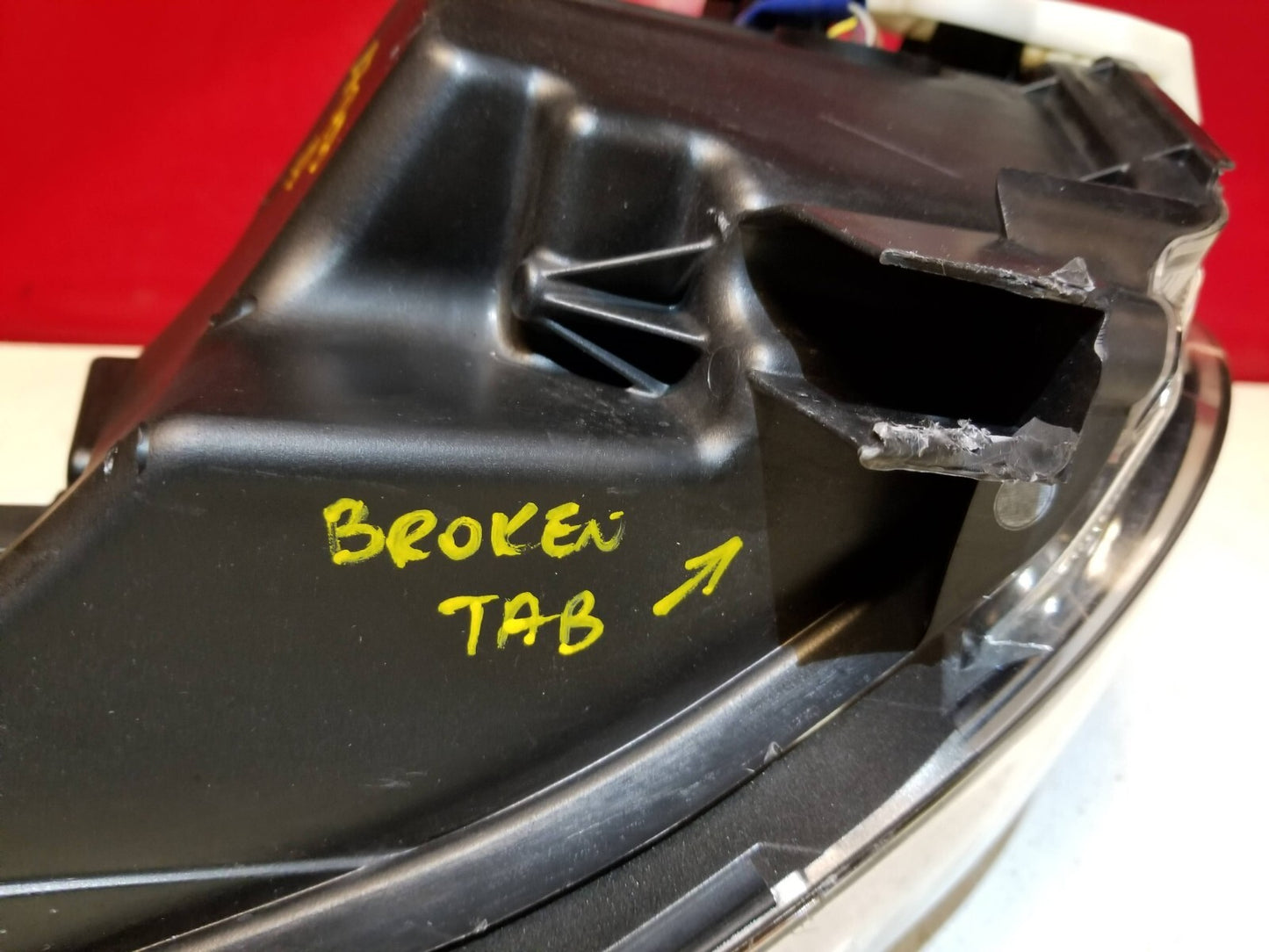 2016 2017 2018 2019 Infiniti Q50 Headlight Left Driver Side *** Broken Tab ***