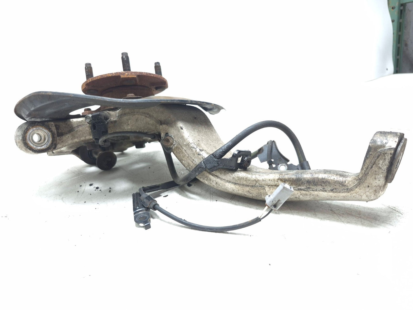 2009 Lexus Is 250 Front Spindle Knuckle W/ Hub Right Passenger Side OEM