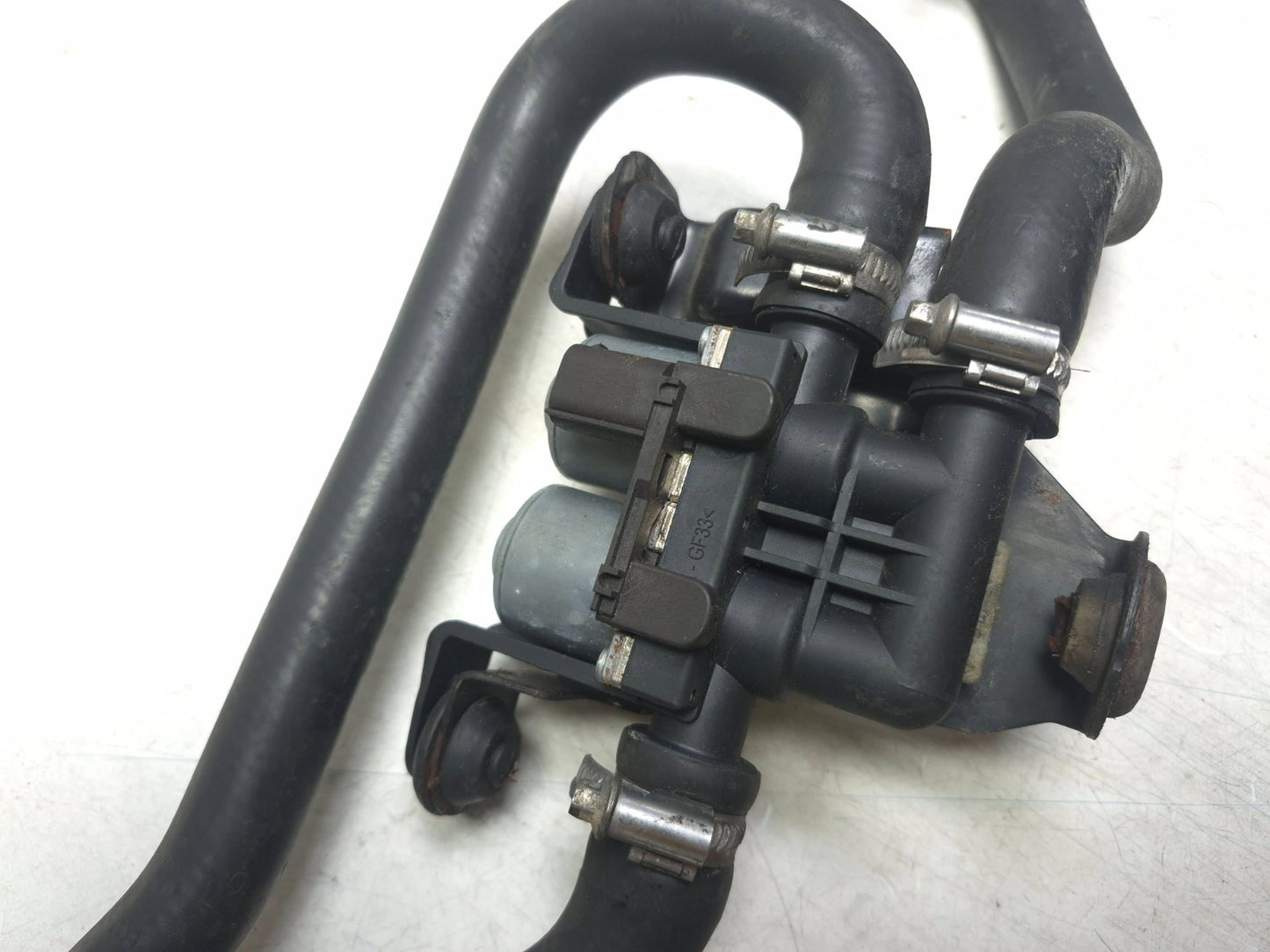2008 BMW BMW X6 E71 Water Valve Heater Auxiliary Water Pump & Hose  OEM