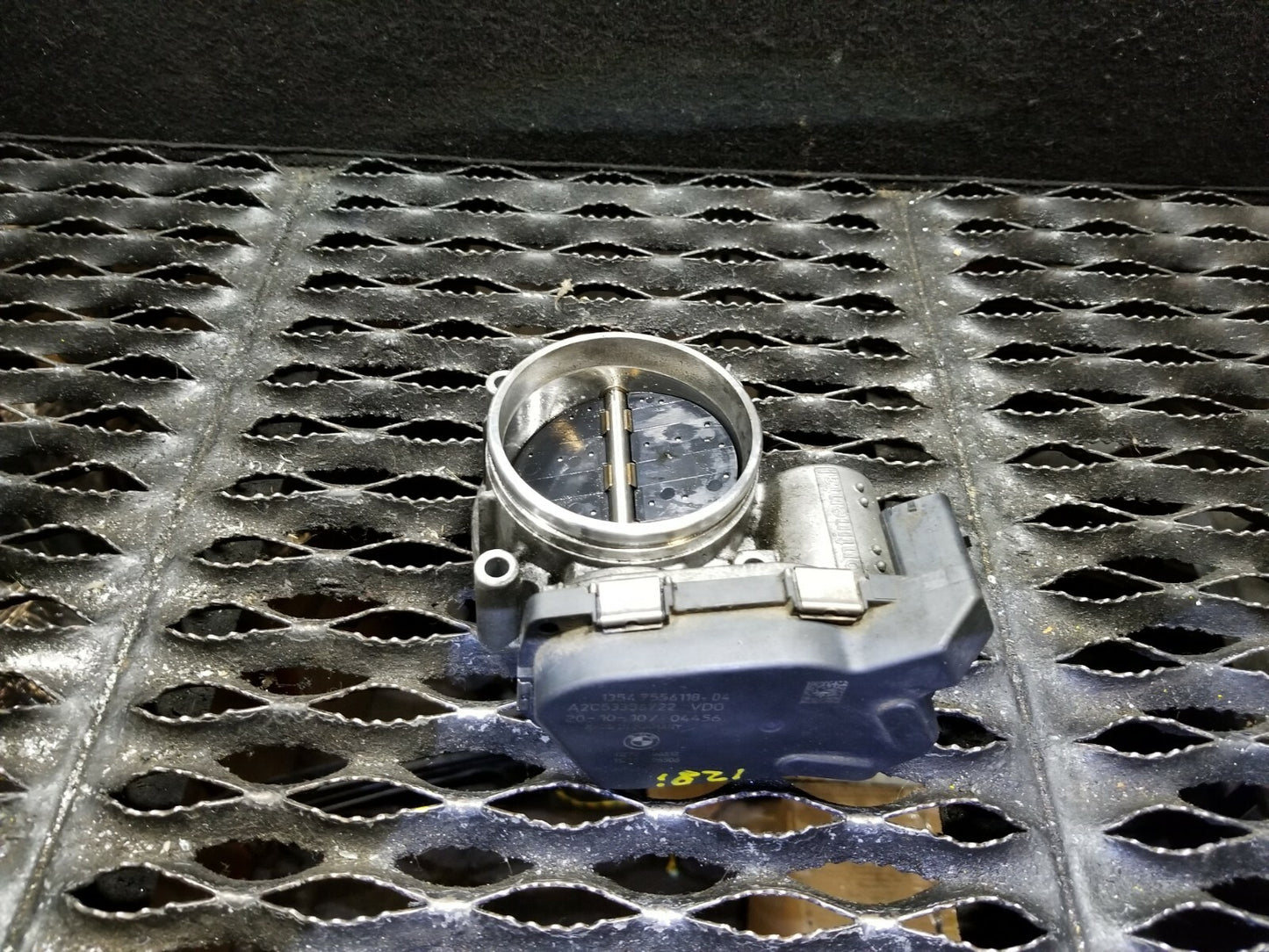 2011 2012 2013 BMW 128i Throttle Valve Body OEM