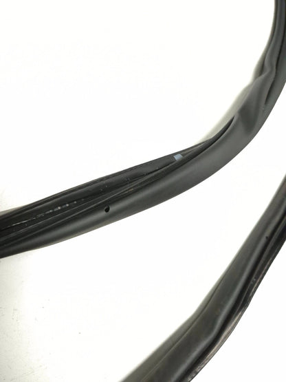 2015 Volkswagen Golf Door Weatherstrip Seal Front & Rear Passenger Side Rh OEM