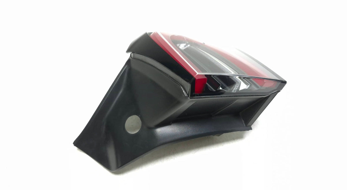2021 Tesla Model 3 Y Rear Taillight Outer Right Passsenger Side 1077398-00-h OEM