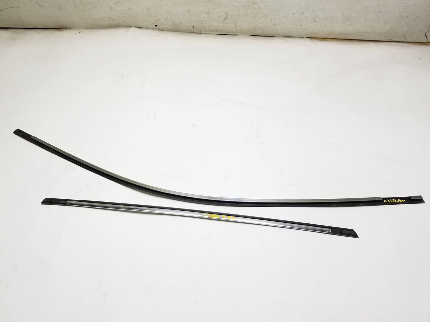 2012 Jeep Grand Cherokee Door Molding Passenger Side Right Front & Rear OEM