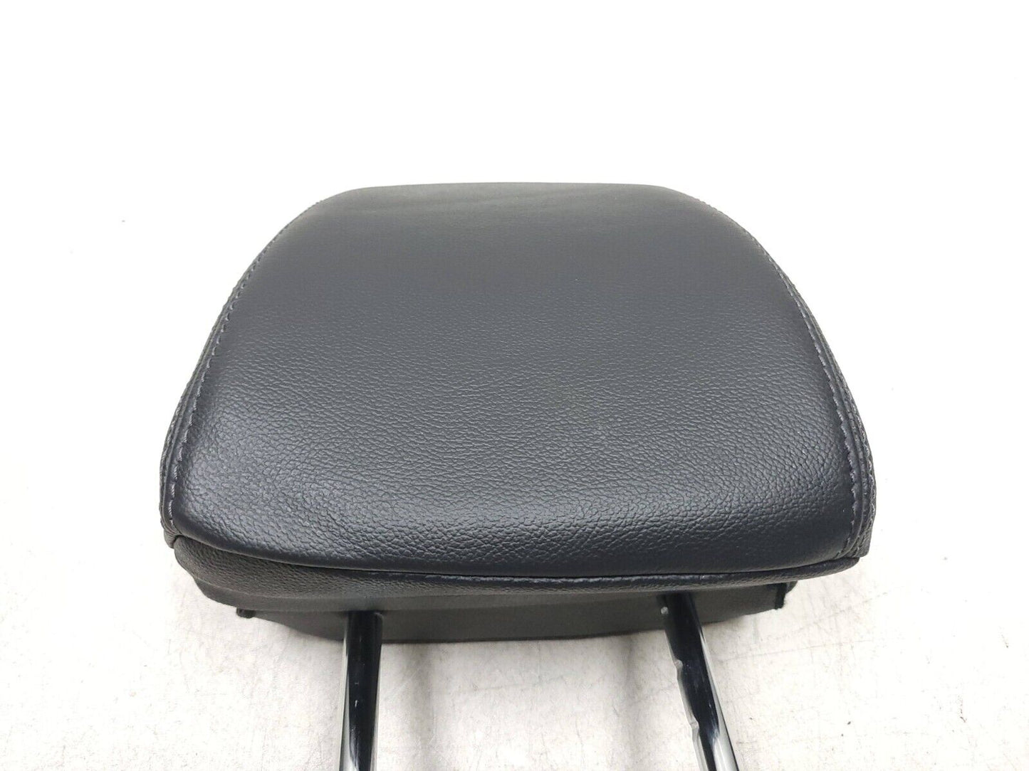 2014 - 2017 Hyundai Elantra Gt Front Seat Headrest Passenger Right OEM
