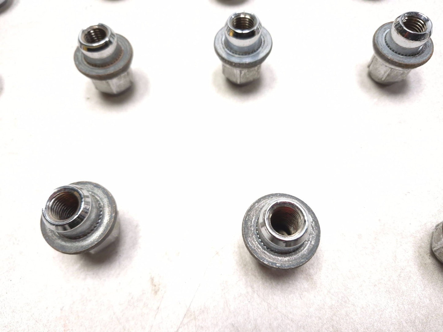 2011 Toyota Prius Wheel Lug Nut 25pcs OEM