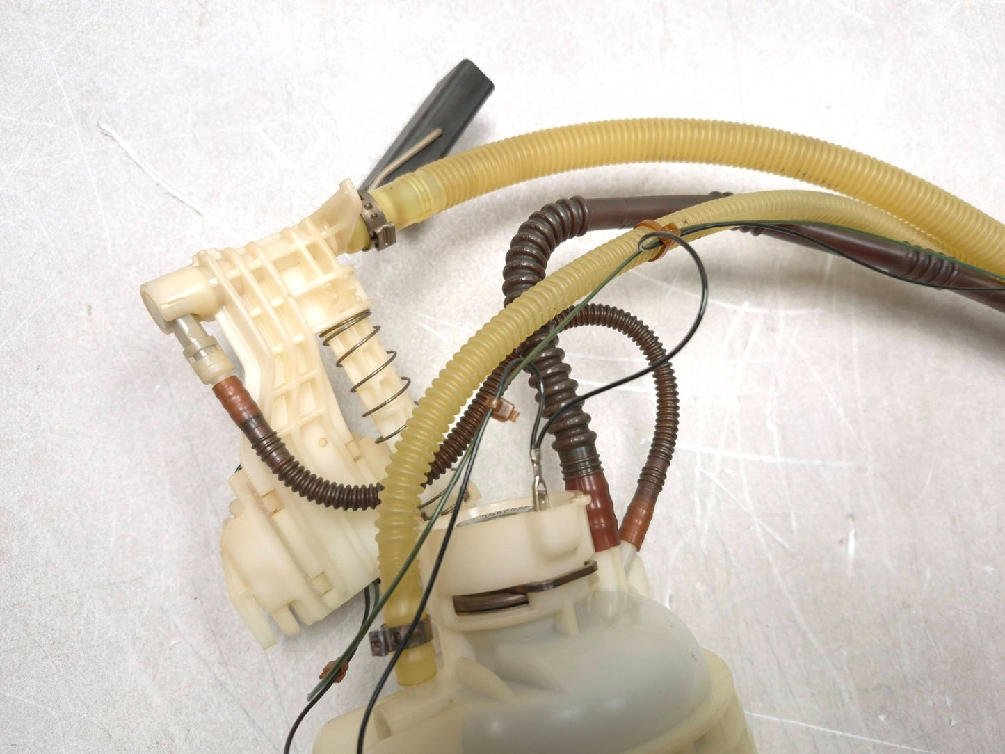 2018 Chrysler 300 Fuel Gas Pump Sending Unit OEM