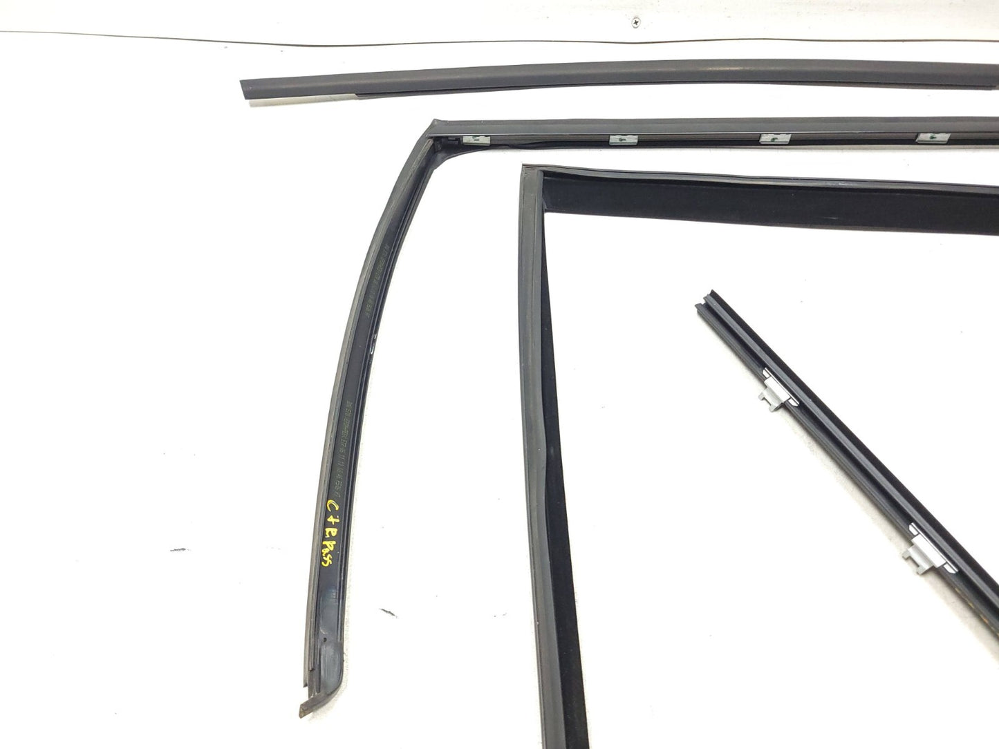 07-13 BMW E70 X5 Door Window Chanel Trim & Seal Rear Passenger Side Rh 4pcs OEM