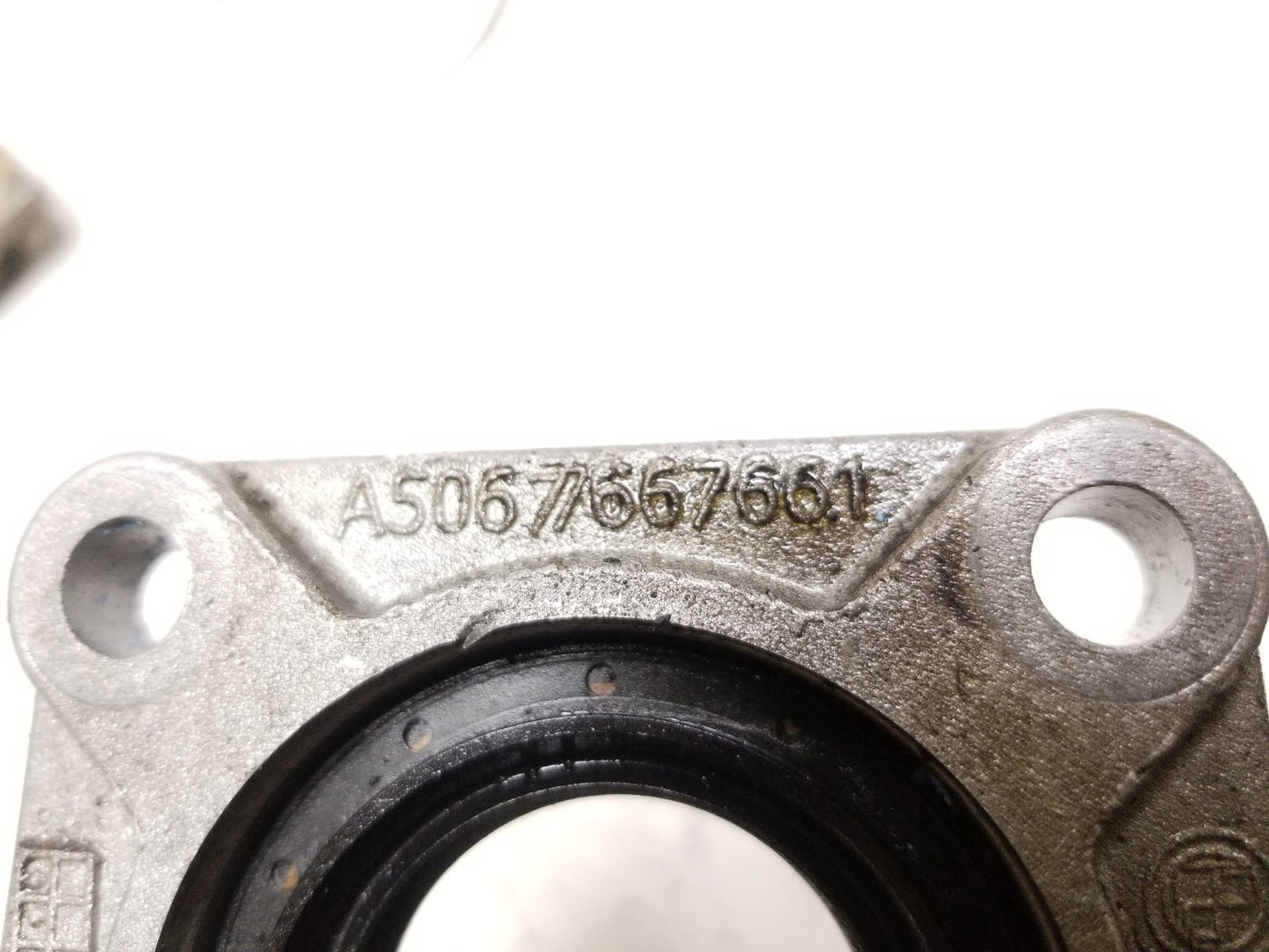 2013 Fiat 500 Differential Casing Cover With Output Flange OEM